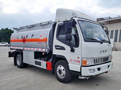 程力專汽運(yùn)油車 配置、圖片與參數(shù)詳解